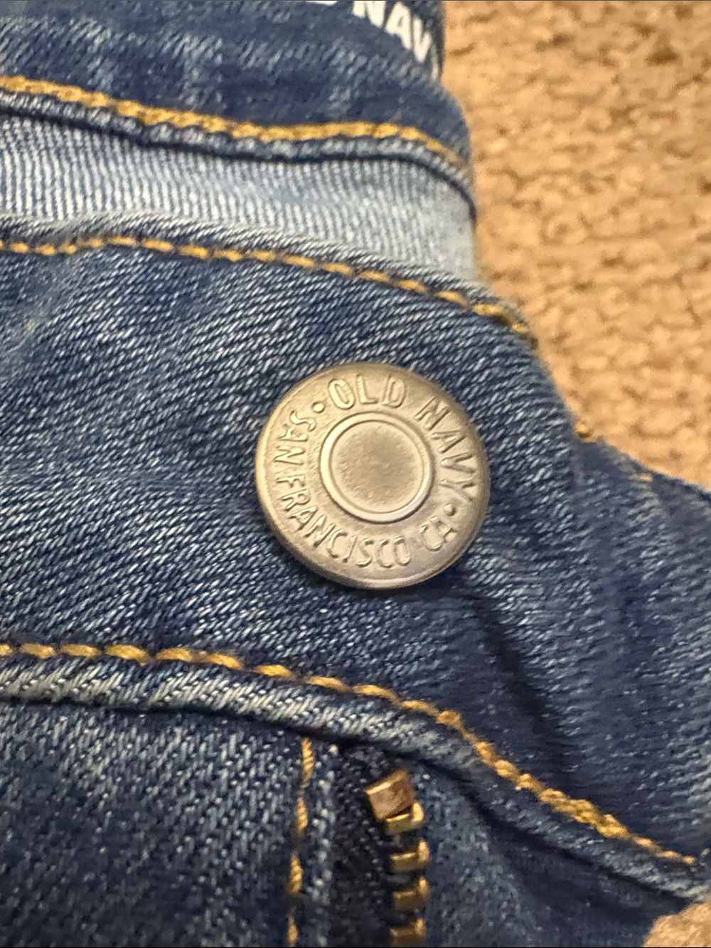 Old Navy Women’s high rise loose blue jeans - Picture 6 of 6